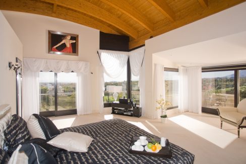 Los-Flamingos-Marbella-luxury-villa-guest-suite