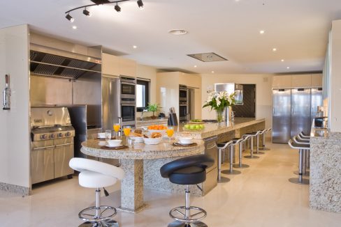 Los-Flamingos-Marbella-luxury-villa-rental-professional-kitchen