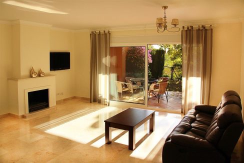 town-home-paraiso-sale-costa-sol-living-room