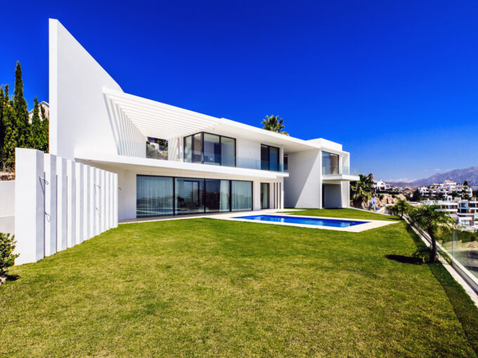 Brand New Contemporary Villa For Sale In La Alqueria Benahavis