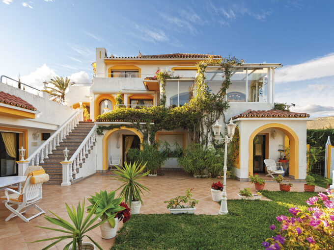 Stunning Family Villa In Nueva Andalucia Marbella