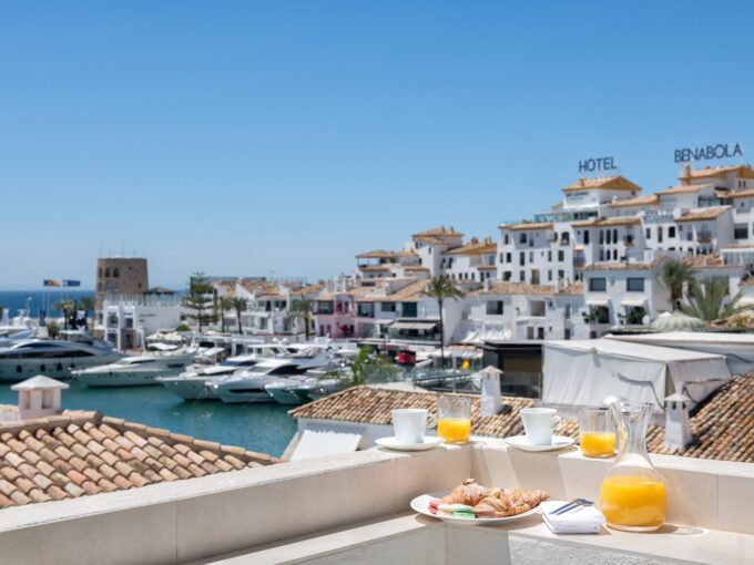 Beautiful Duplex Penthouse With Sea Views In Puerto Banus, Marbella