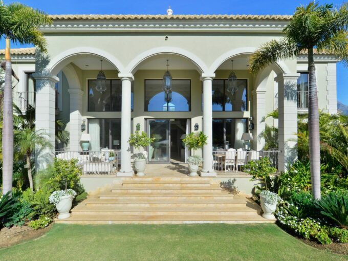 Elegant Beautiful Villa In La Reserva De La Quinta Benahavis