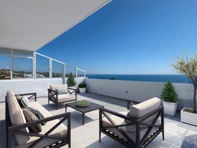 Front Line Beach Penthouse With Panoramic Sea Views In Estepona