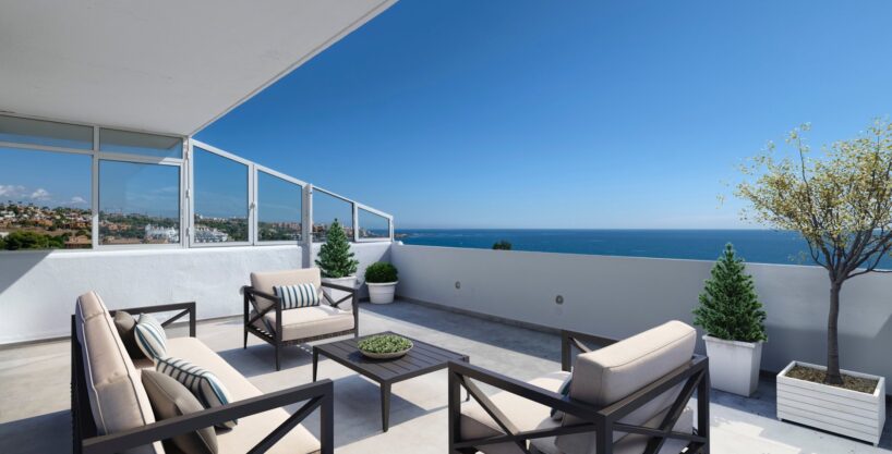 Front Line Beach Penthouse With Panoramic Sea Views In Estepona