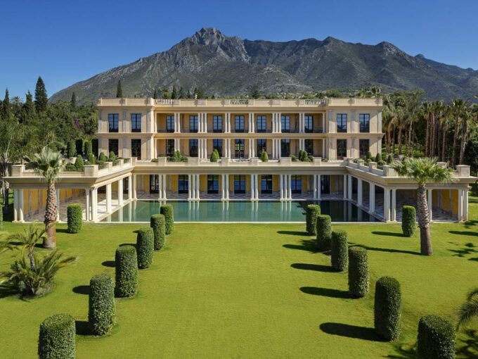 Exclusive Luxury Palatial Villa For Sale In Golden Mile Marbella