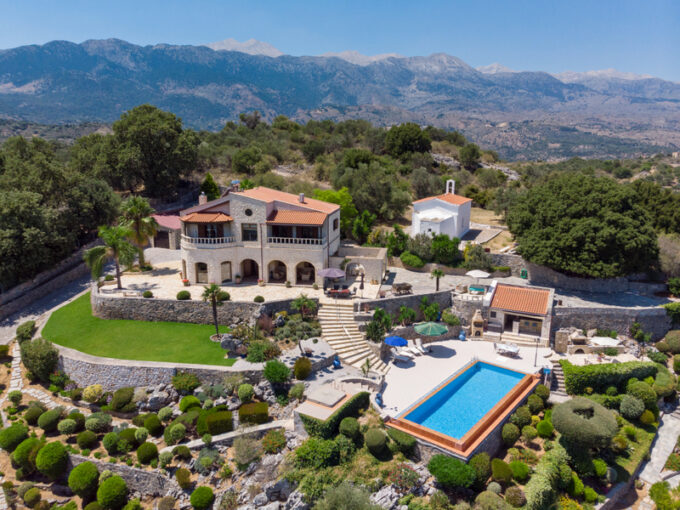 Elegant Villa With Sea Views And Pool Bar Near Chania Crete