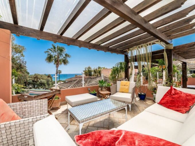 Duplex Penthouse With Sea Views In New Golden Mile Estepona