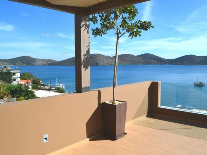 Luxury Villa With High Rental Potential Close To The Sea In Elounda Crete