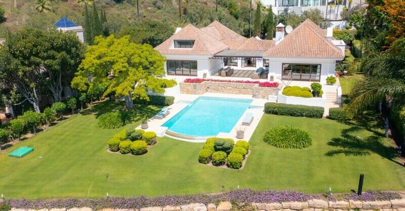 Charming Villa For Sale In Monte Halcones Benahavis